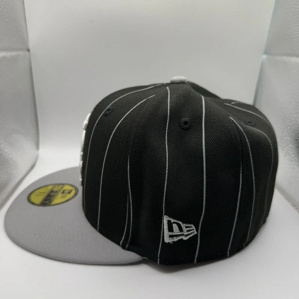 New Era 59FIFTY Chicago White Sox Black/White Fitted‎ 6 7/8 Pinstripe Hat